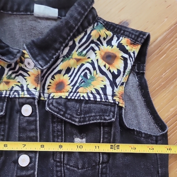Sunflower Embroidered Black Denim Vest Size 10/12 XL Kids Girls Distressed Y2K - Picture 9 of 12